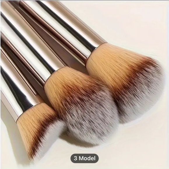 COPY - 18 piece set make up brush - Picture 4 of 15